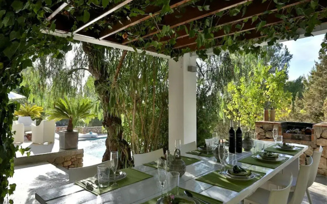 Villa With Outdoor Area