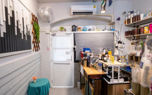 Sip N' Camp - Hostel
