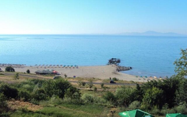 Hotel Lazuren Briag