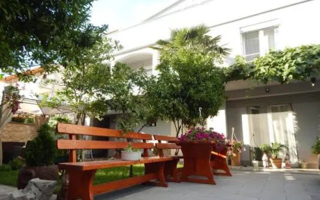 Apartments & Rooms Marinka