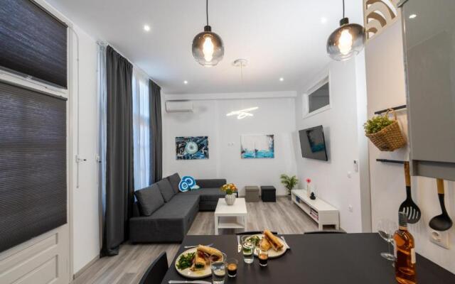 Central Suites Aegina 2