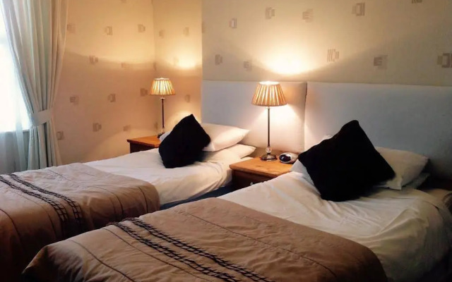 The Clovelly - Guest Accomodation