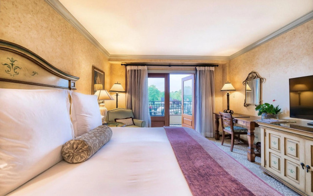 Delamar Greenwich Harbor