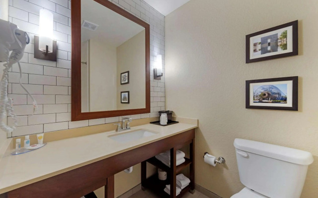 Comfort Inn & Suites Harrah