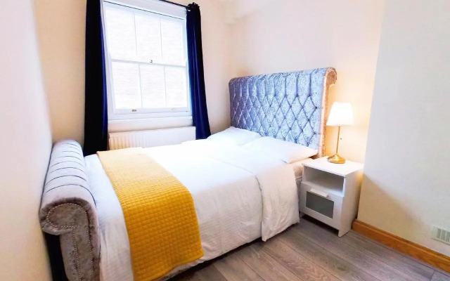 Flat 2 at 6 Tauton Mews