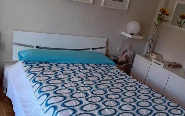 Becquer. Luminoso y amplio apartamento.Playa a 3km