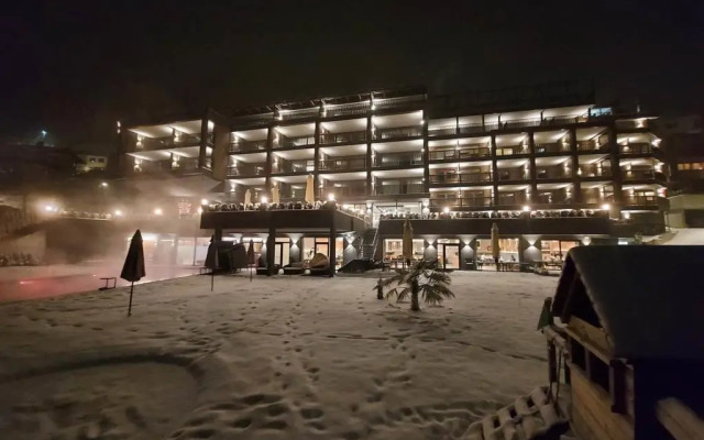 Molaris Lodge