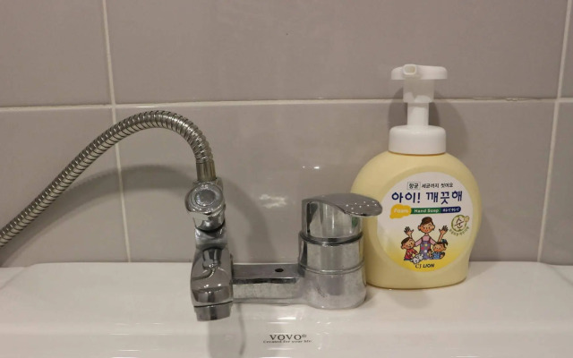 Zzzip Guest House - Hostel