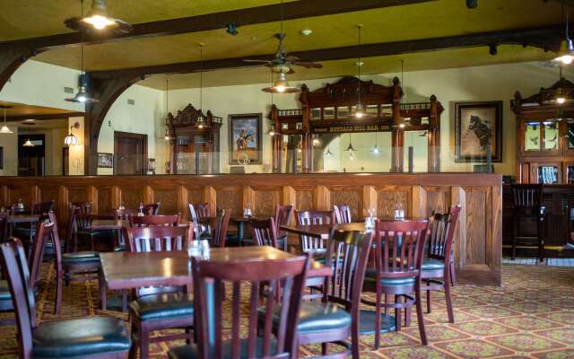 Sheridan Inn, B/W Signature Collection