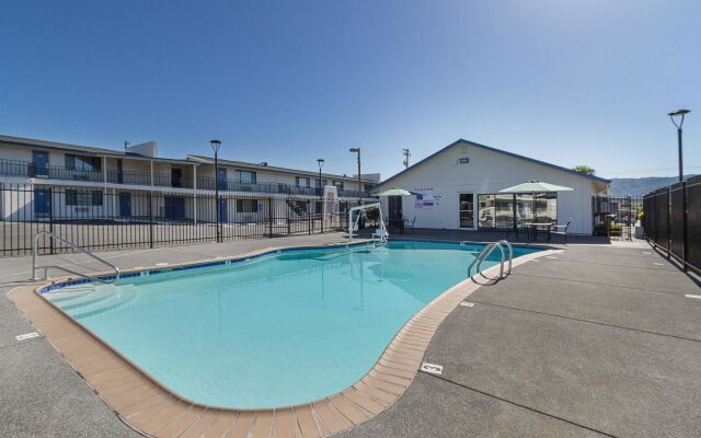 Motel 6 Ukiah, CA - North