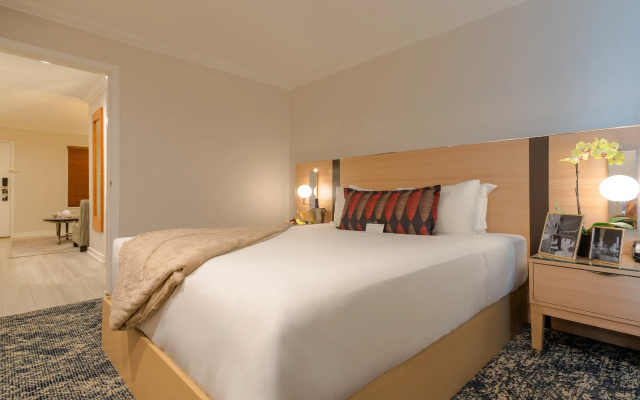 Executive Suites Hotel Metro Vancouver