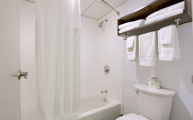 Comfort Inn & Suites Liverpool - Syracuse North