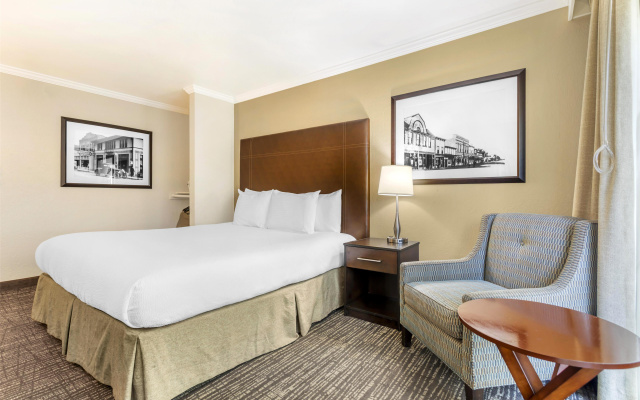Best Western Plus Garden Court Inn