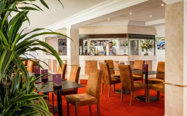 The Queens Hotel