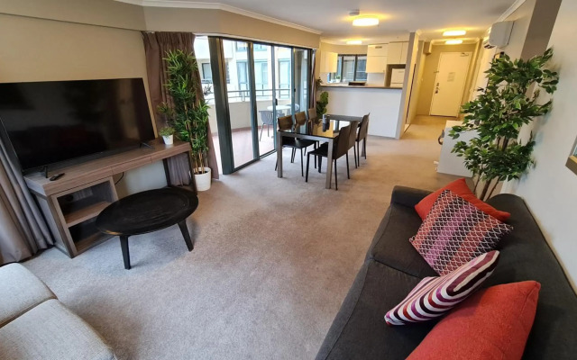 2BR 2Bath L4 Executive Apartment, in City Centre