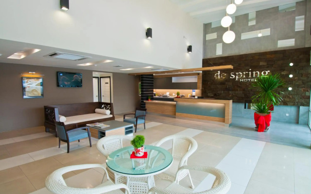 De Spring Hotel