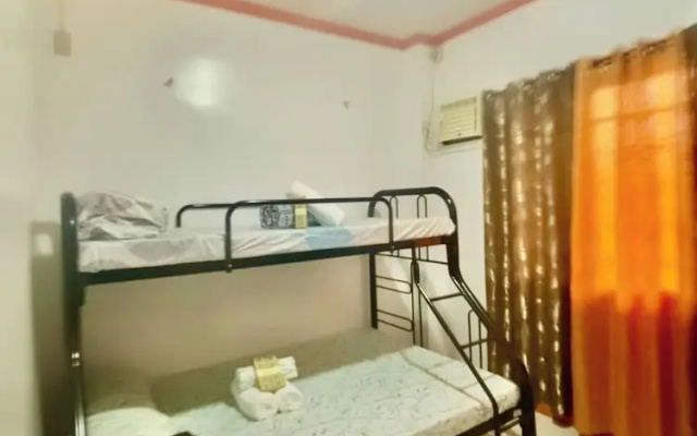 Lens Staycation 2bdr 1BR Ktchn-upstairs