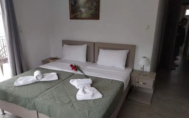Central Hotel