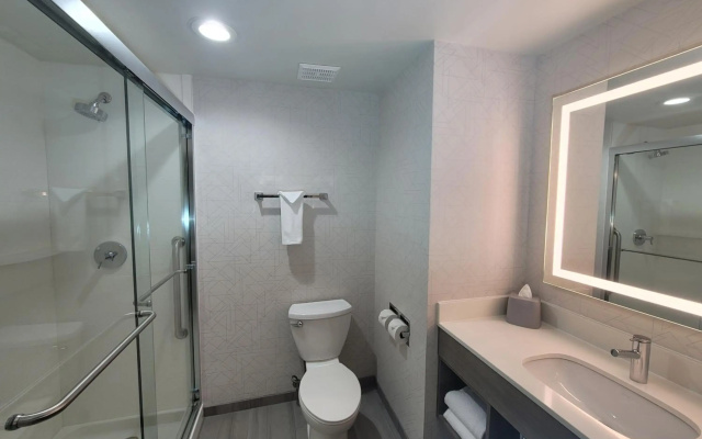 Holiday Inn London Camden Lock by IHG