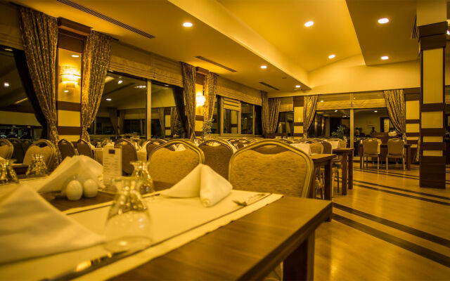 Parion Hotel