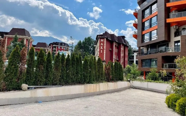Antonio Apartments With Balcony Mountain View