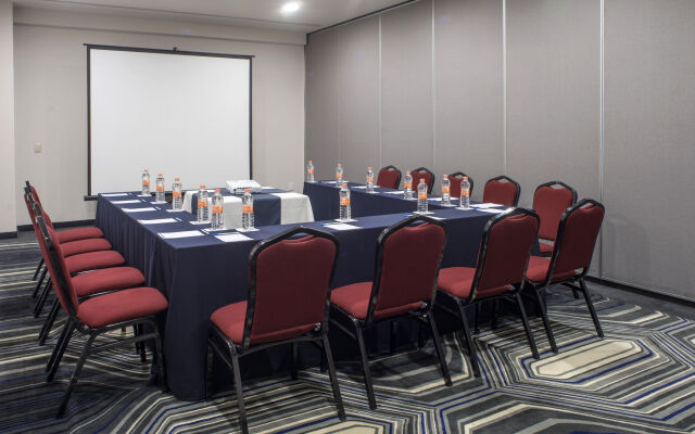 Holiday Inn Express Mexico - Toreo by IHG