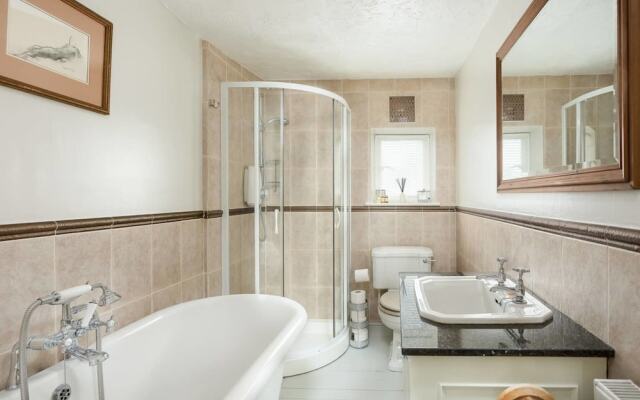 Stunning 2BD property w/ garden in Salisbury