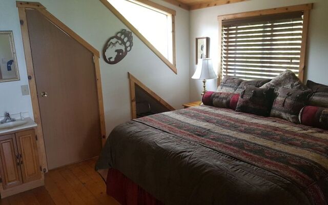 Resurrection Lodge on the Bay