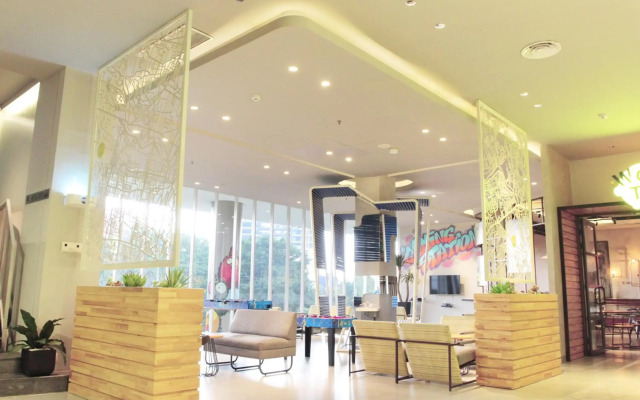 YELLO Hotel Jemursari Surabaya