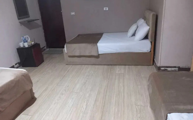 Narmar Hotel