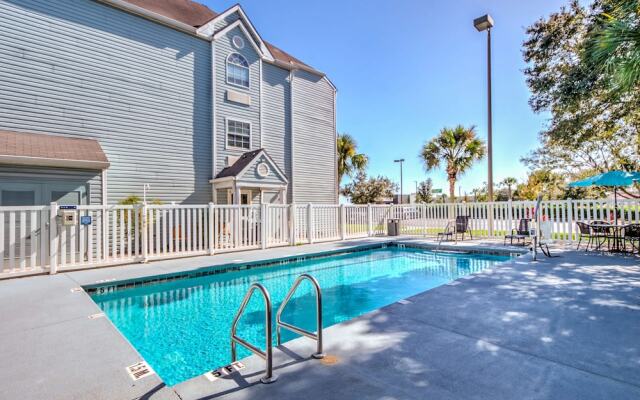 Microtel Inns And Suites Zephyrhills