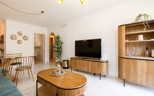 Plush Penthouse With Terrace