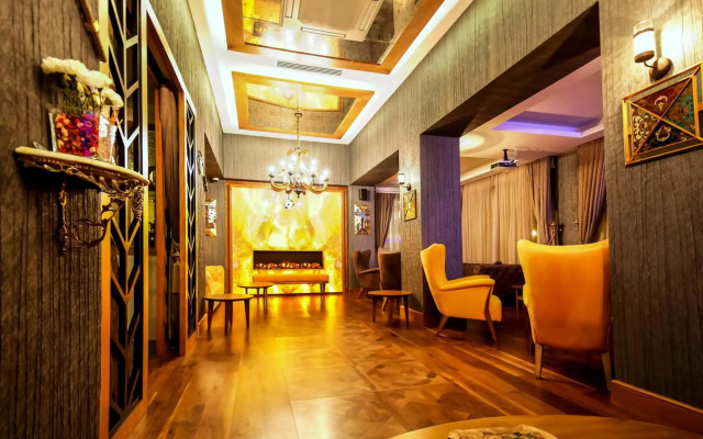 Lale Hotel