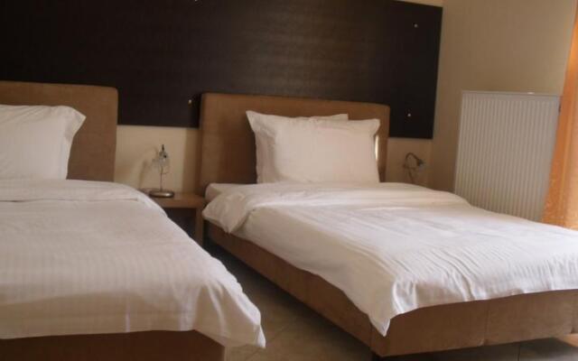 Kyknos De Luxe Suites