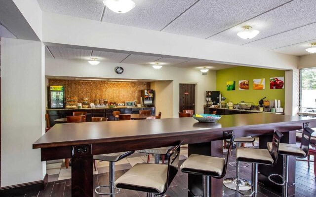 Quality Inn Airport - Southeast