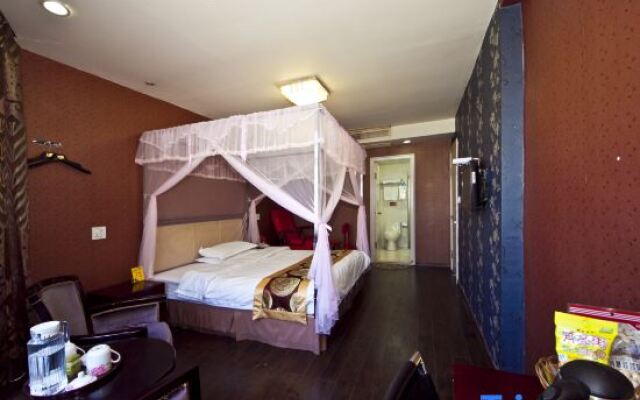 Cenxi Tonghe Hotel