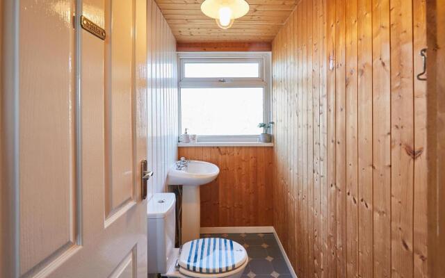 Host Stay Holyrood Lodge