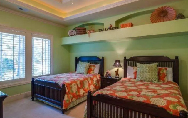 Pelican by RedAwning