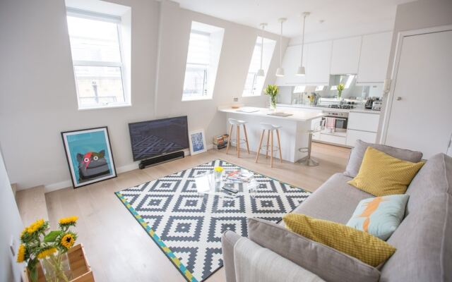 Stylish Rooftop Flat on Kensington High Street