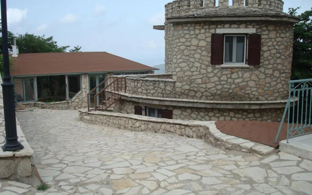 Villa Merlot 2