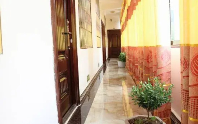 Hutiaoxia Yijiayuan Hotel