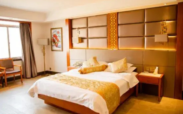 East to Hongqinglou Hotel