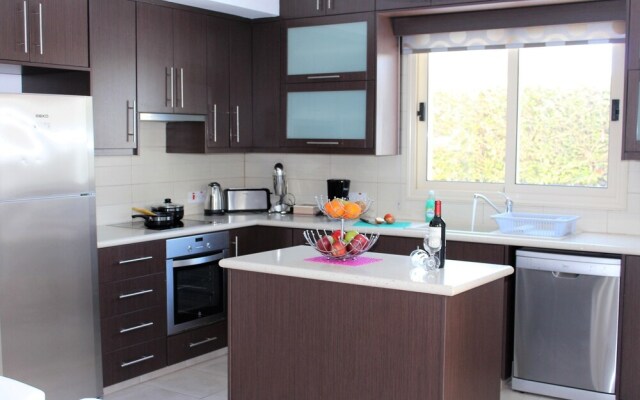 Avrora Villa PV