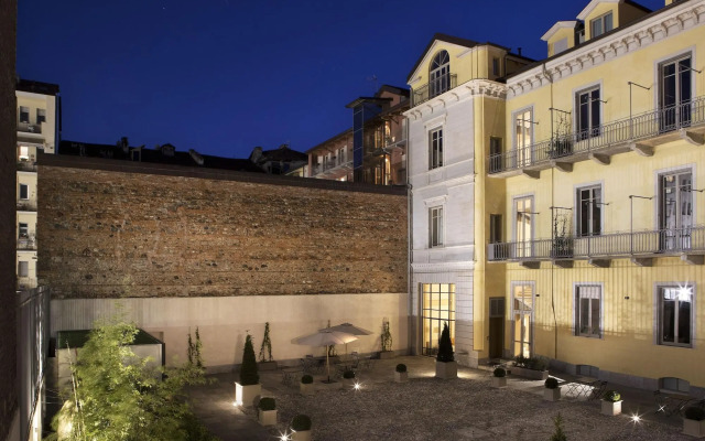 Opera 35 Boutique Hotel