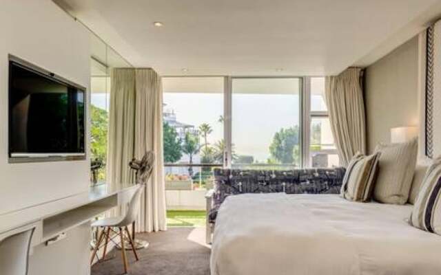 Elegant Apartment at the Waterclub Amani Views