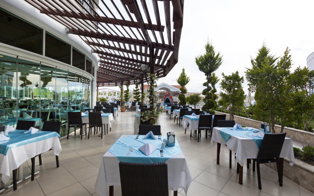 Roma Beach Resort & Spa