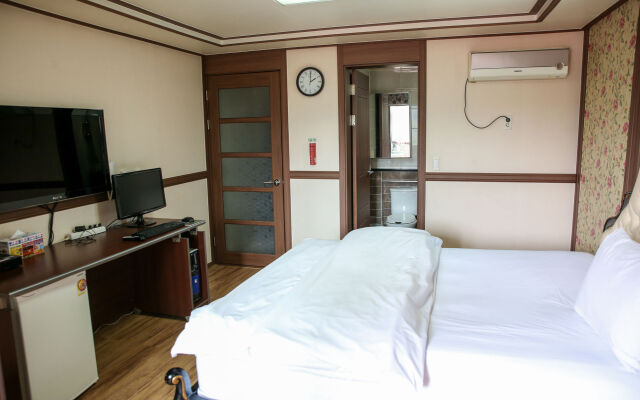 Hill Stay Hotel Residence