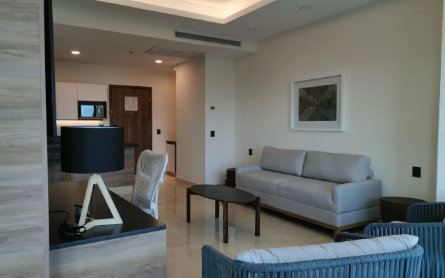 Holiday Inn & Suites Puerto Vallarta Marina & Golf by IHG