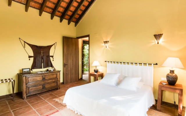 Casa Alvarianes