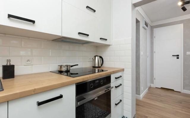 Apartment Popiełuszki Warsaw by Renters